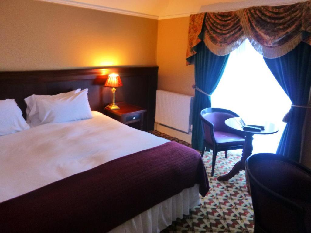 Hotel Riverbank House