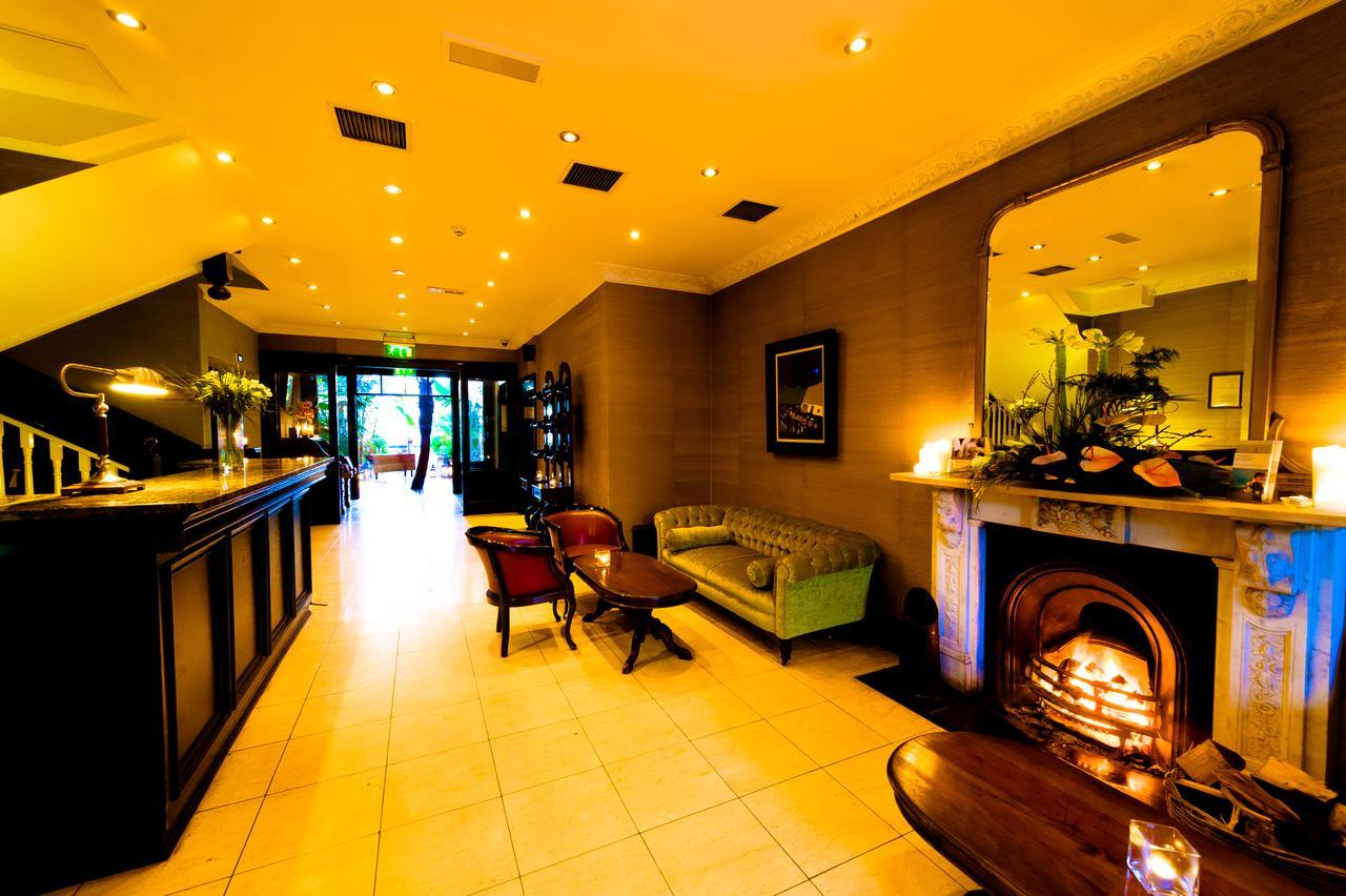 Riverbank House Hotel 3*