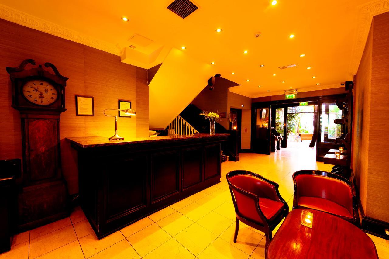 Hotel Riverbank House